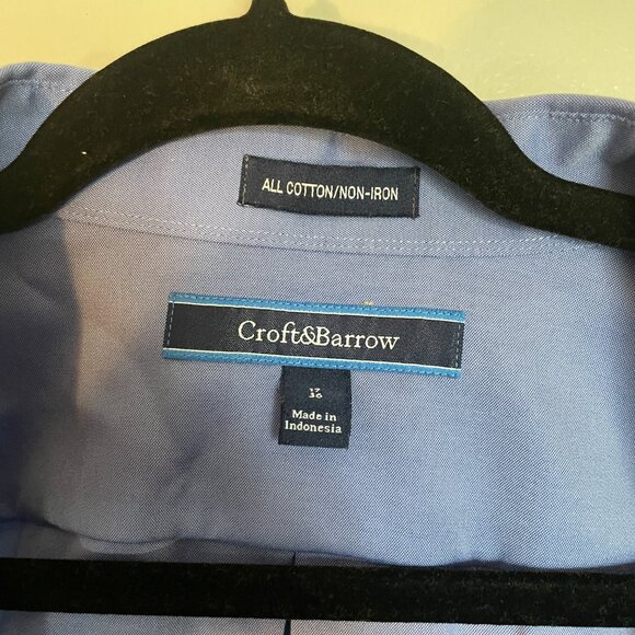 17 36 Croft and Barrow All Cotton/Non-Iron Blue Button Down - Picture 2 of 6